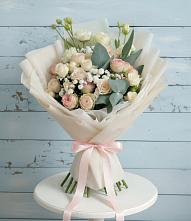 Букет цветов из:  Розы и Лизиантусы в Редино