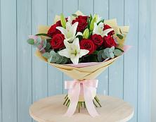 Букет цветов из:  Лилии и Розы в Редино