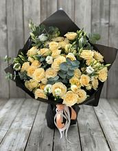 Букет цветов из:  Розы и Лизиантусы в Редино