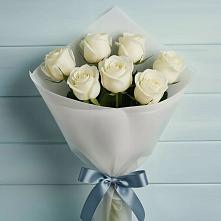 Букет 7 Белых роз Эдлесс Лав в Редино