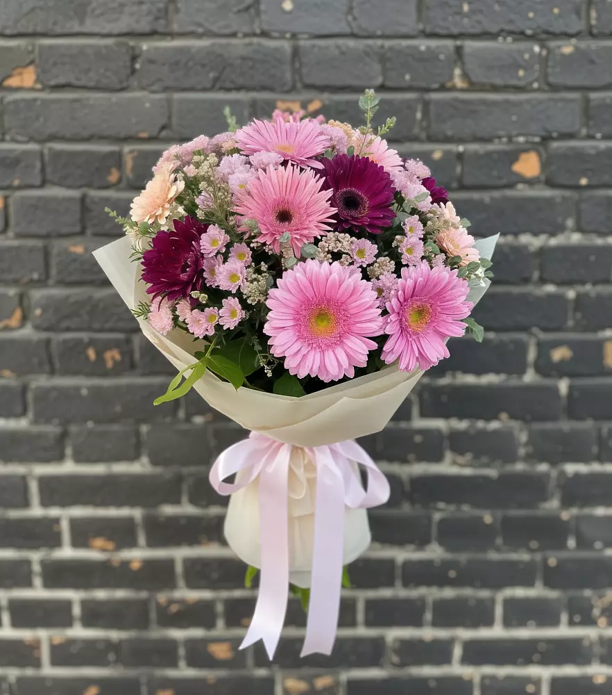 Букет цветов из: Герберы и Хризантемы в Редино