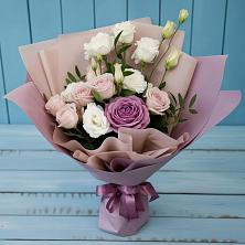 Букет цветов из:  Розы и Лизиантусы в Редино