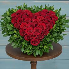 Цветочная композиция из Розы в виде сердца в Редино