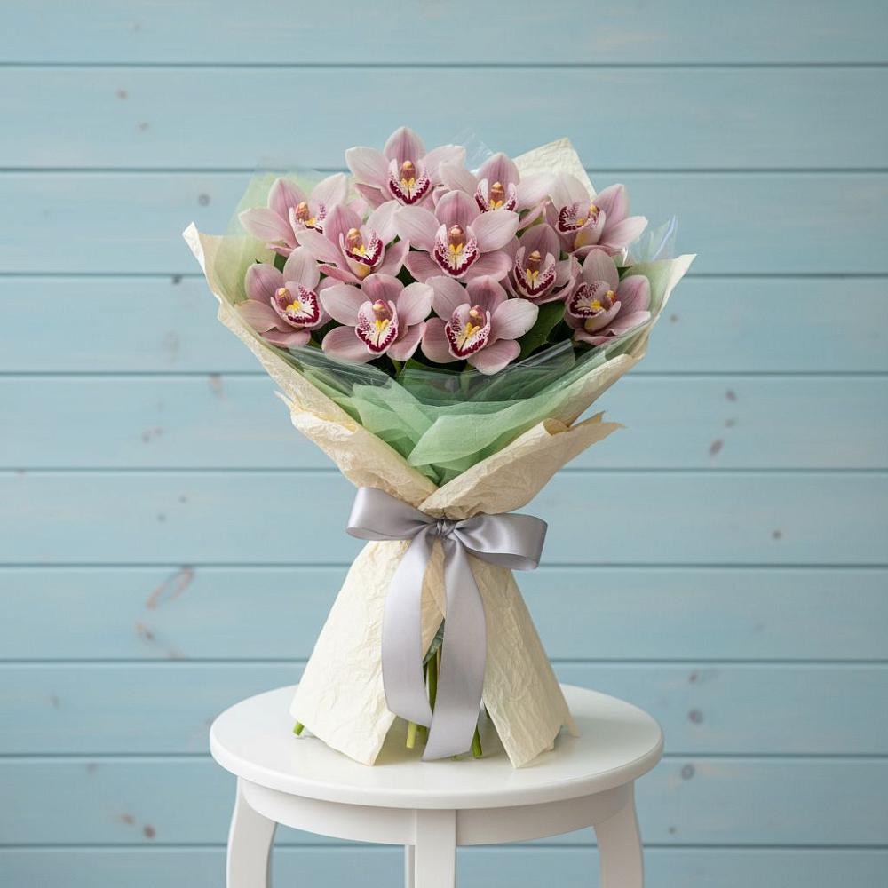 Букет цветов из: Орхидеи и Розы в Редино