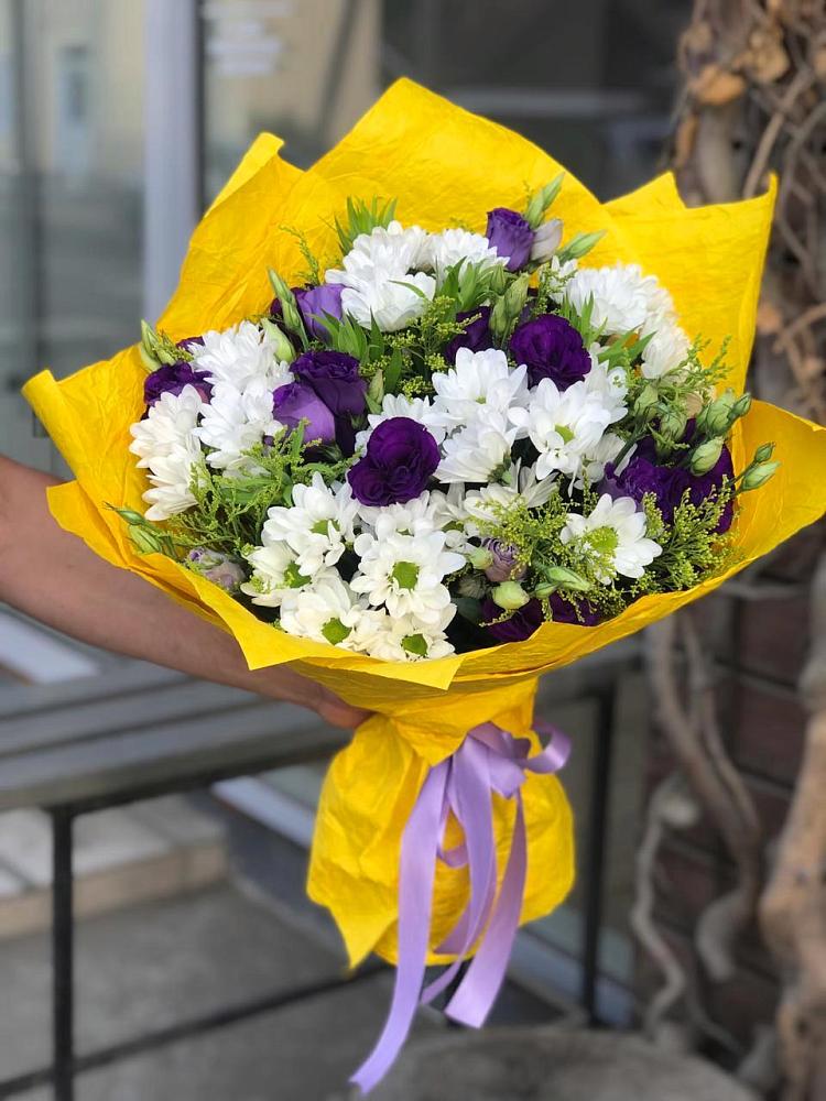 Букет цветов из: Ирисы, Хризантемы и Ромашки в Редино
