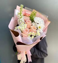 Букет цветов из:  Хризантемы и Розы в Редино