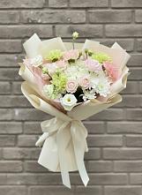 Букет цветов из:  Гвоздики, Розы, Лизиантусы и Хризантемы в Редино