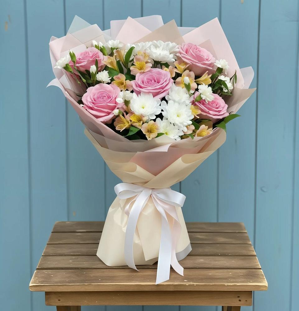 Букет цветов из: Гвоздики, Орхидеи и Розы в Редино