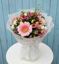 Букет цветов из:  Герберы, Альстромерии и Лизиантусы в Редино