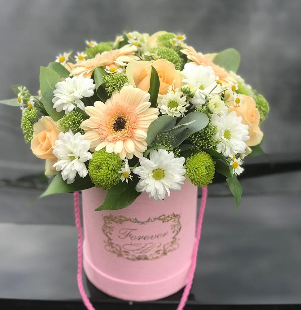 Цветочная композиция из Розы, Герберы и Хризантемы в шляпной коробке в Редино