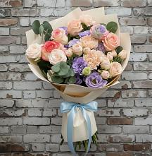 Букет цветов из:  Розы, Лизиантусы и Гвоздики в Редино