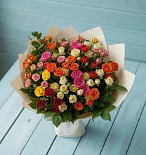 Букет Микс из разноцветных кустовых роз в Редино