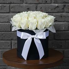 Цветочная композиция из Розы в шляпной коробке в Редино